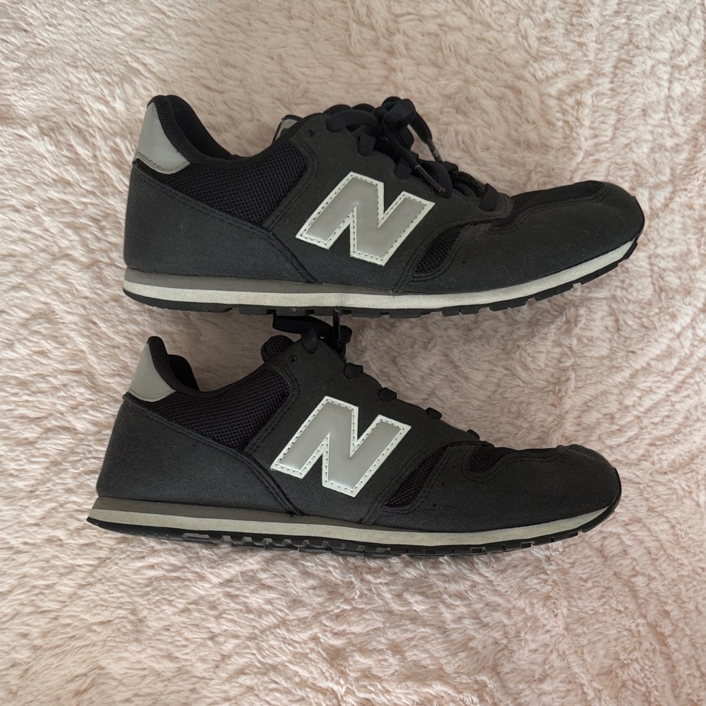 New Balance Black and White Athletic Shoes - Picture 6 of 9